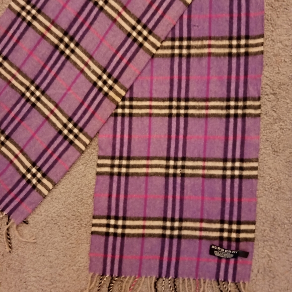 Burberry Vintage Cashmere Purple Nova Check Fringe Scarf - Picture 5 of 8
